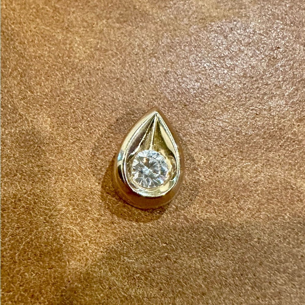 14k gold Diamond teardrop pendant